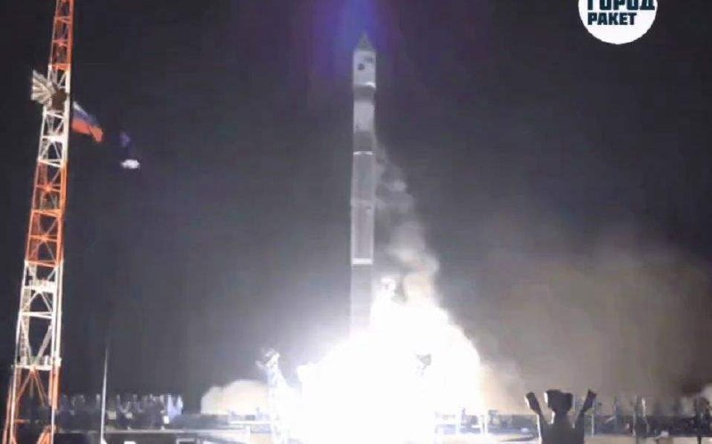 » 6. 俄罗斯一周内两次发射军事卫星据俄罗斯红星新闻报道，当地时间21日，一枚载有“宇宙-2561”航天器的联盟-2.1B运载火箭从普列谢茨克航天发射场成功发射