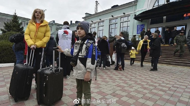 » 5. 俄占赫尔松要求民众全部撤入俄控区当地时间22日，乌克兰南部赫尔松地区的亲俄罗斯的地方行政机构要求所有居民立即离开