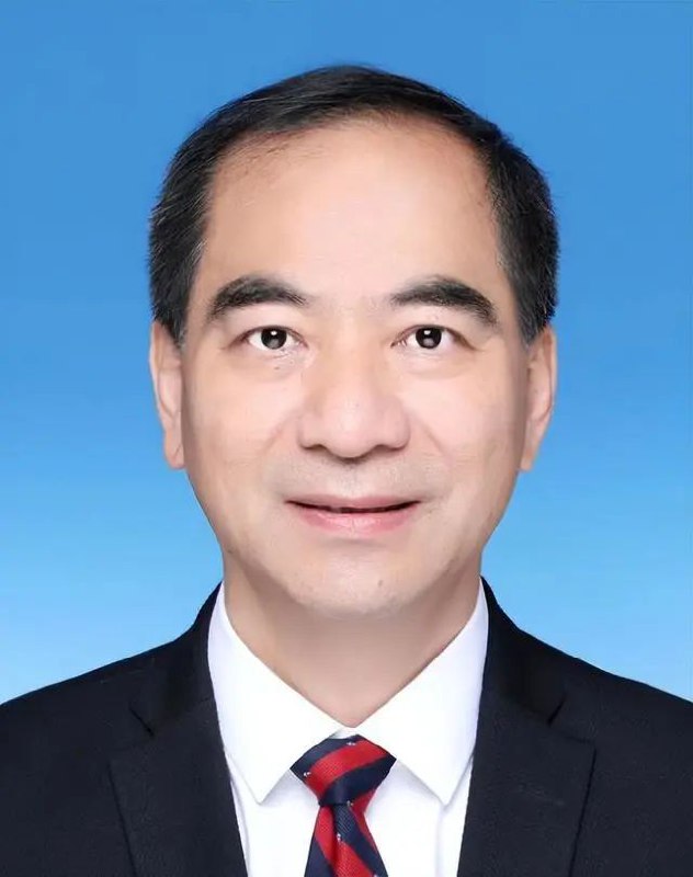 10. 北大书记、校长同日调整日前，中央批准：郝平同志任北京大学党委书记，不再担任北京大学校长职务；龚旗煌同志任北京大学校长（副部长级）、党委副书记；邱水平同志不再担任北京大学党委书记职务，另有任用
