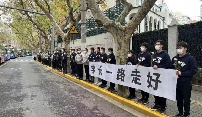 » 学长一路走好前国家主席江泽民昨天中午在上海逝世