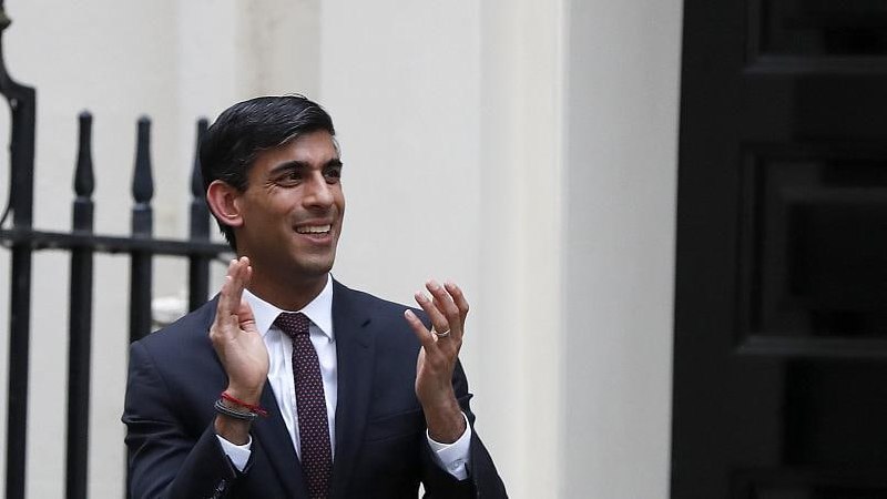 » 10. 80后印度裔苏纳克将出任英国首相 200年来最年轻首相10月24日，英国执政党保守党党魁竞选结果出炉：在英国议会下议院领袖莫当特退出竞选后，前财政大臣里希·苏纳克作为唯一一名候选人，自动当选英国保守党新党魁
