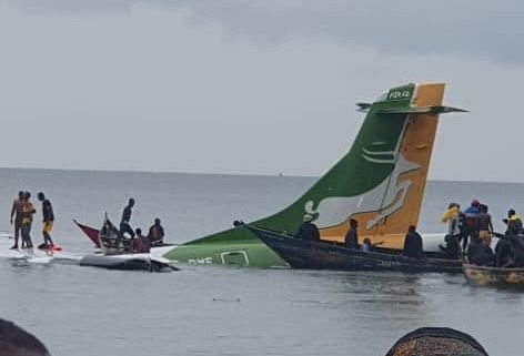 » 7. 坦桑尼亚一架载有43人的客机坠湖已3人死亡11月6日电，精密航空的一架飞机当地时间11月6日在坦桑尼亚西北部卡盖拉省布科巴地区的维多利亚湖坠毁