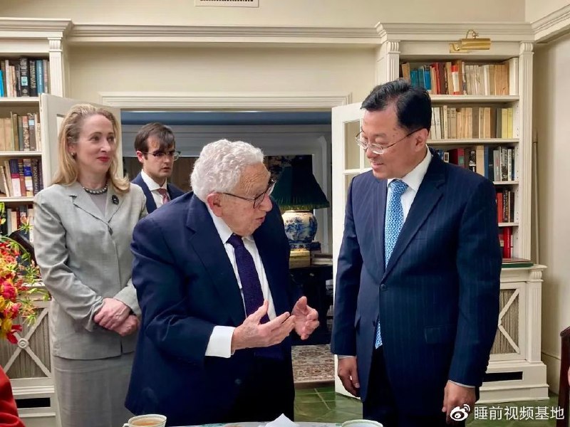 » 1. 基辛格一百岁5月27日，美国前国务卿亨利·基辛格迎来了他的百年诞辰