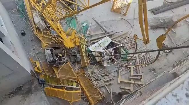 12. 兰州西固一工地拆除塔吊过程中4人坠落 致3死1伤5月3日9时40分左右，西固区陈坪街道一建筑工地在开展拆除塔吊作业过程中，造成4人坠落