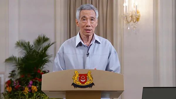 3. 李显龙发表全国讲话：新加坡将迈向“与新冠共存”决定性一步新加坡政府也必须衡量严苛防疫措施对企业和经济的影响，以及对孩童学习或是年轻人、家庭和社群之间的互动交流所带来的影响