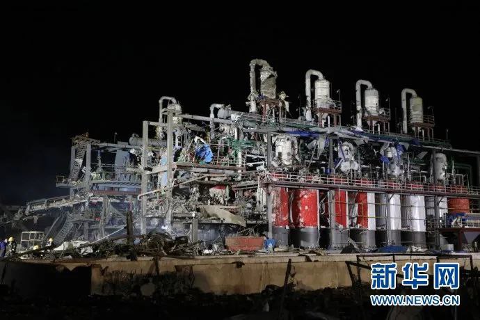 15. 兰州新区一企业发生爆炸 已致8人受伤6人失联6月16日18时58分，位于甘肃省兰州市的兰州新区秦川精细化工园区一企业发生爆炸，事故已造成8人受伤6人失联