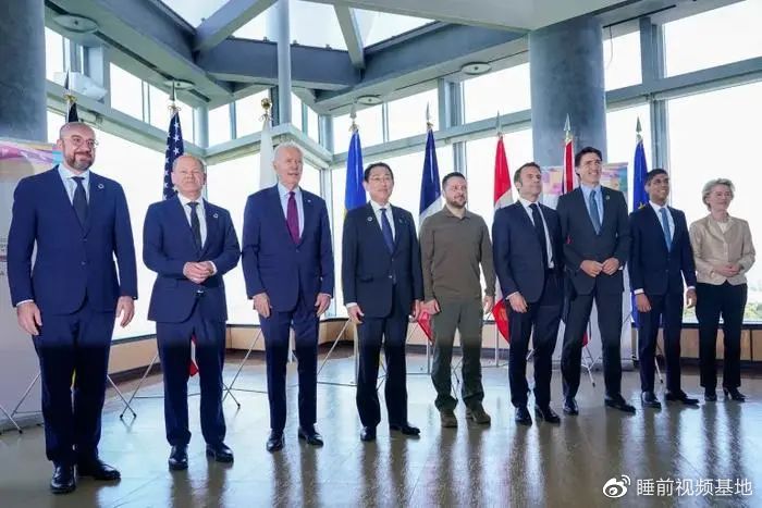 » 4. G7会议讨论乌克兰问题，泽连斯基“站C位”，莫迪在场 当地时间5月21日，七国集团（G7）领导人在日本广岛就乌克兰问题举行工作会议