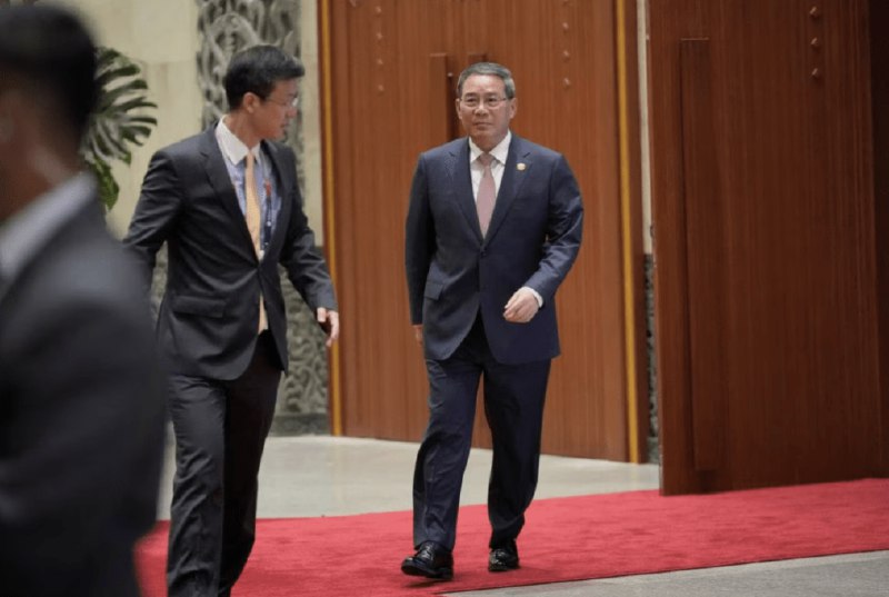 » 5、总理在G20峰会上与拜登交流 中美近十个月来最高级别会面9月11日，外交部发言人毛宁：李总理向拜登总统强调，中国的发展对美国是机遇而不是挑战