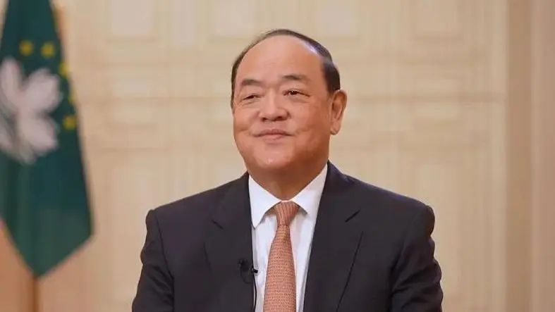 » 2. 贺一诚：澳门已经不是以博彩业为主的城市了澳门特区行政长官贺一诚近日表示，很多人认为澳门GDP主要来源博彩业，实际到2023年，博彩业收入在GDP占比37.2%