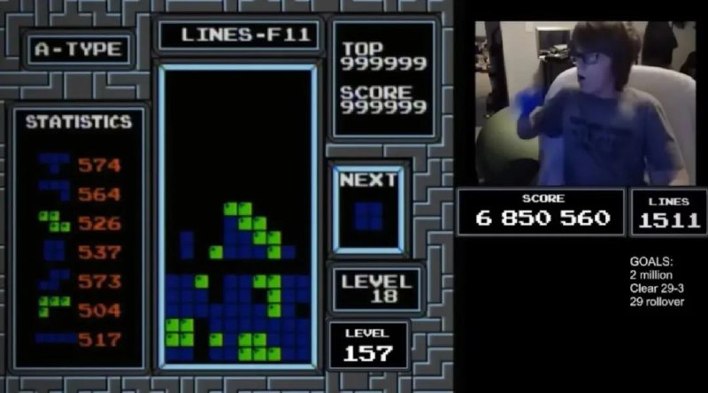 » 14、NES 版《俄罗斯方块》发售 34 年 首次被人类通关1 月 3 日消息，1989 年发售的经典游戏 NES 版《俄罗斯方块》终于迎来了人类史上的首个通关者，一位网名为“Blue Scuti”的 13 岁少年，在游戏发售 34 年后，成功抵达 157 关，首次将这款经典游戏玩崩溃，最后游戏画面定格、再无方块掉落，创造了历史