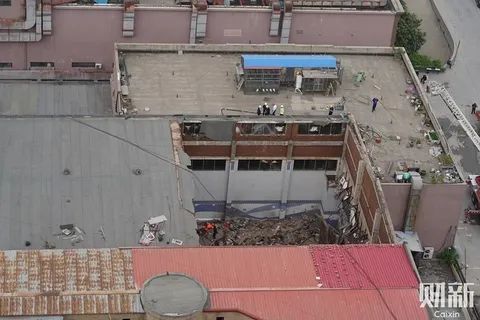10. 中煤华晋集团王家岭矿地面一澡堂发生火灾，4人遇难» 郑州一游泳馆局部坍塌致3死9伤 3名经营者已被警方控制10. 中煤华晋集团王家岭矿地面一澡堂发生火灾，4人遇难» 郑州一游泳馆局部坍塌致3死9伤 3名经营者已被警方控制