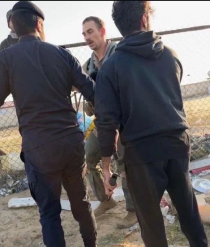 » 5、 美军证实在科威特损失3架F15战斗机  疑似被自己击落美国中央司令部刚刚证实，美东时间3月1日晚上11点03分，也就是当地时间3月2日早上7点03分，3架美军F-15E战斗机在科威特执行“史诗怒火”行动时因“疑似误击事件”坠毁