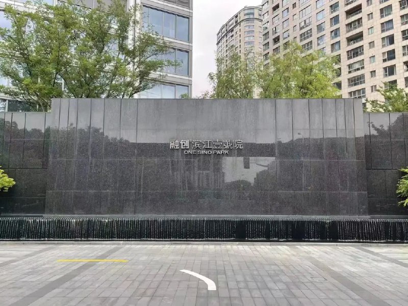 1. 同一小区一天测出13个“假阳性”，中科润达核酸检测结果准确性遭质疑同一个小区在一天之内测出13个新冠核酸“阳性”案例，而后续的方舱或医院核酸复核中这些案例无一例外全部为“阴性”
