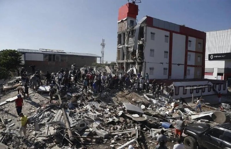 » 3、哥伦比亚7.4级地震 至少169人死哥伦比亚方面8月11日最新通报称，该国发生的强震已造成169人死亡