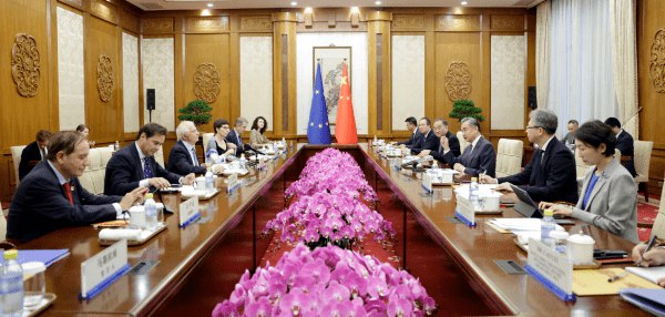 » 5、中国欧盟举行高级别战略对话，同意积极筹备领导人会晤10月13日，中共中央政治局委员、外交部长王毅在北京同欧盟外交与安全政策高级代表博雷利举行第十二轮中欧高级别战略对话时表示