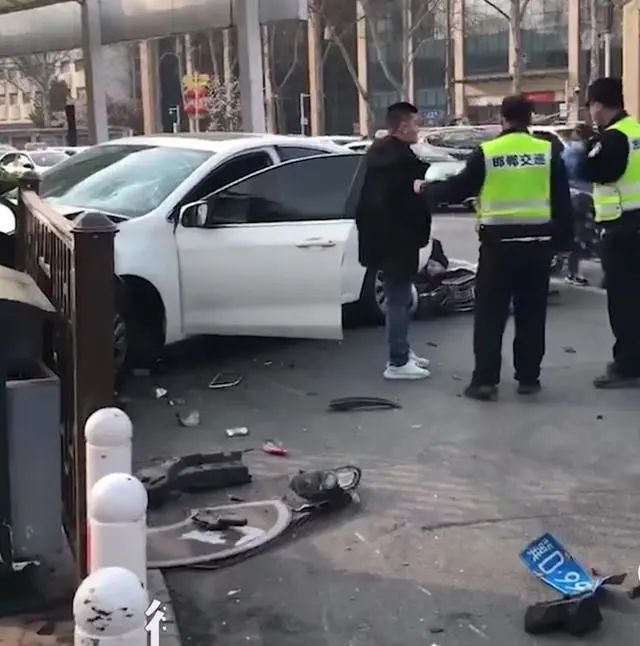 10. 邯郸致4死交通肇事嫌疑人被刑拘：因超量服药3月21日，邯郸市公安局丛台分局以涉嫌“以危险方法危害公共安全罪”，对“3.20”案件犯罪嫌疑人刘某北予以刑事拘留