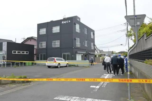 12. 日本72岁、54岁黑帮成员办公室内被枪杀据日本《茨城新闻》7日消息，当天下午3时左右，日本指定暴力团“极东会”位于茨城县的办公室发生枪击案，两名暴力团成员遭枪杀