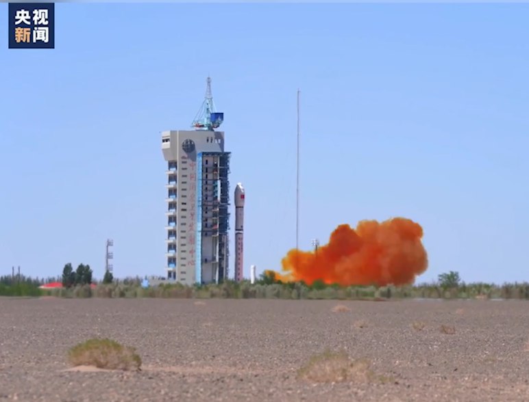 » 6、中国发射太空计算卫星星座5月14日12时12分，我国在酒泉卫星发射中心使用长征二号丁运载火箭，成功将太空计算卫星星座发射升空，卫星顺利进入预定轨道，发射任务获得圆满成功