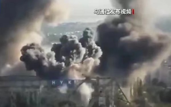 12. 乌克兰已获得M270多管火箭炮 称不使用“海马斯”打击俄境内目标乌克兰国防部长列兹尼科夫15日在社交媒体上发布消息称，首批M270型多管火箭炮系统已运抵乌克兰，但他没有说明部署前线的时间以及这批武器由哪个国家提供