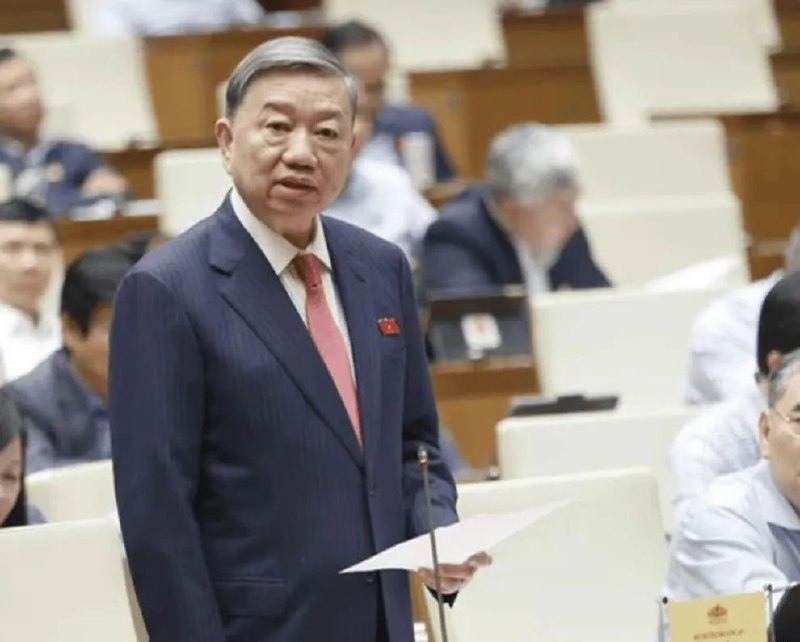 » 3、越共安排公安部长升任国家主席据越通社18日报道，越共中央向越南国会建议由越共中央政治局委员、公安部长苏林担任越南国家主席，由越共中央政治局委员、国会常务副主席陈青敏担任越南国会主席