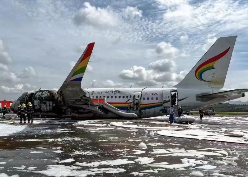 6. 西藏航空一航班在重庆机场冲出跑道起火 部分旅客轻伤5月12日08:09分，西藏航空B- 6425飞机TV9833执行重庆-林芝航班，机上113名旅客，9名机组人员，在重庆江北机场起飞过程中机组发现飞机异常中断起飞，飞机偏出跑道