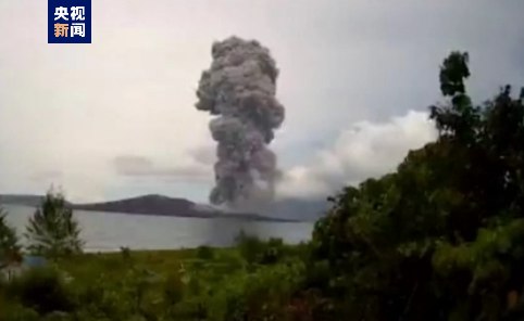 » 14. 印度尼西亚阿纳喀拉喀托火山多次喷发根据印度尼西亚火山和地质减灾机构的消息，当地时间3月28日，阿纳喀拉喀托火山发生4次喷发，喷出的火山灰柱最高达2500米