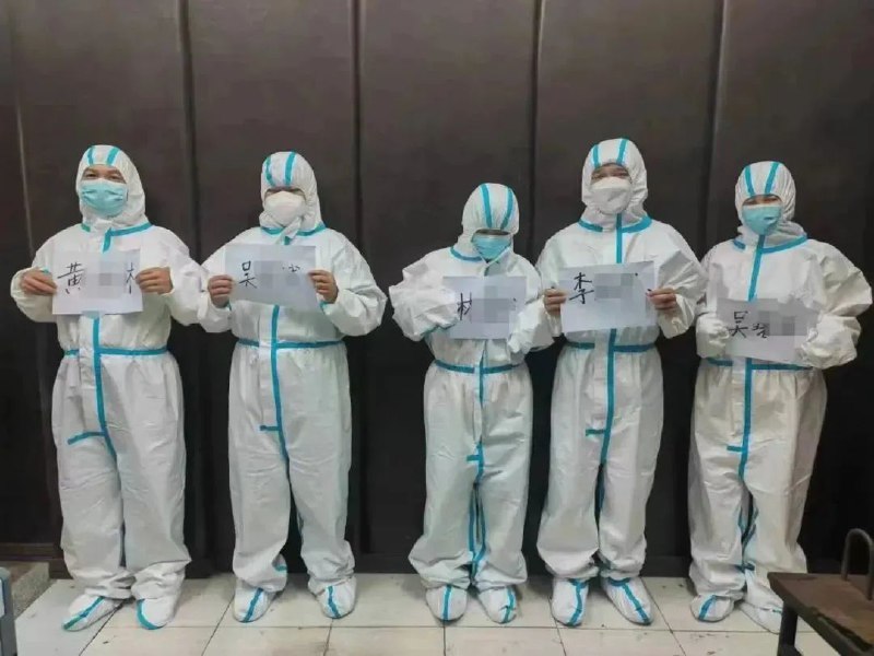 2. 海南万宁一小区物业和部分业主阻挠隔离期满人员回家，6人被拘8月24日，万城镇西门社区新陶小区一位业主隔离期满，按照疫情管理规定，由社区工作人员承接送回小区居家隔离，却遭到小区物业及部分业主的阻拦