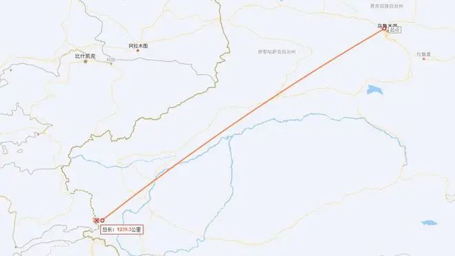 » 1. 中国最西 塔什库尔干机场通航 帕米尔高原上正对瓦罕走廊23日10时59分，一架自乌鲁木齐起飞的CZ5193次航班平稳降落在塔什库尔干红其拉甫机场，雪域高原帕米尔迎来首批“空中来客”