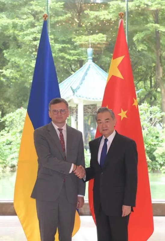 » 8. 乌克兰外长见中国外长：乌方支持中方在台湾问题上的立场，将继续坚持一个中国库列巴表示，中国是一个伟大的国家