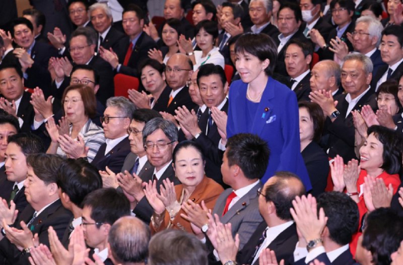 » 3、高市早苗当选自民党新任总裁 可能成为日本第一任女首相10月4日，日本前经济安全保障担当大臣高市早苗在自民党总裁选举中胜出，当选自民党第29任总裁