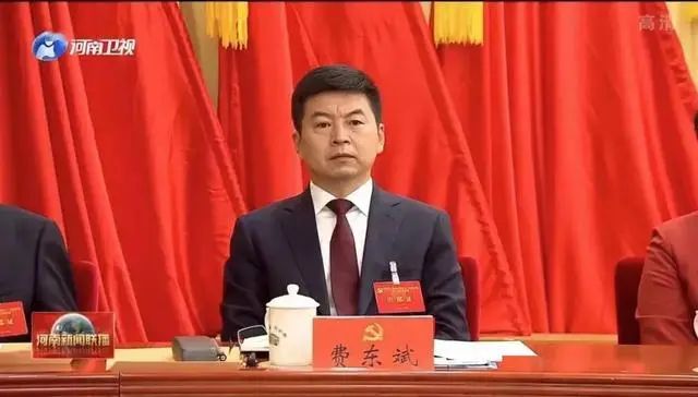 » 10. 河南省委常委费东斌重回铁路系统：任国家铁路局党组书记9月27日上午，中组部有关负责同志出席国家铁路局领导干部会议，宣布中央决定：费东斌同志任国家铁路局党组书记