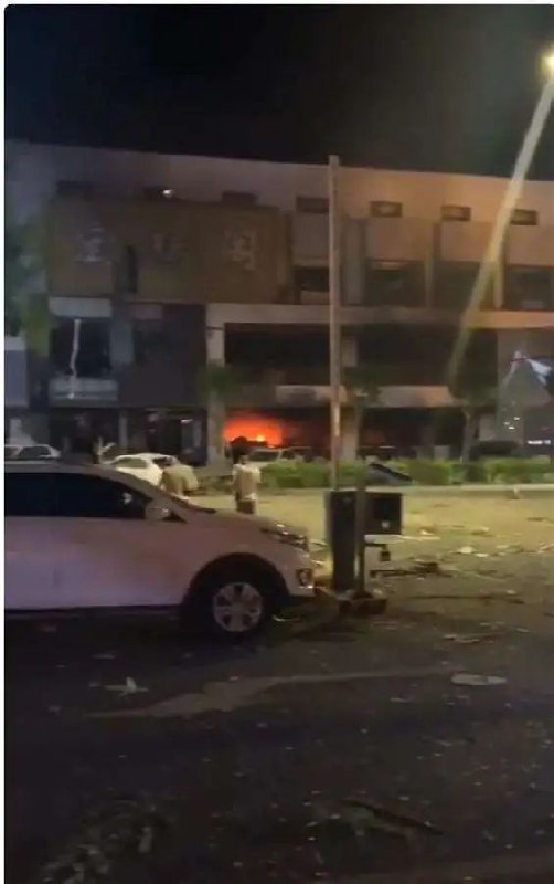 17. 辽宁营口爆燃事故原因：一男子故意杀人后引爆液化气罐7月21日22时许， 营口市站前区新兴大街一门市房发生爆燃事故，事故造成一人死亡、一人轻伤