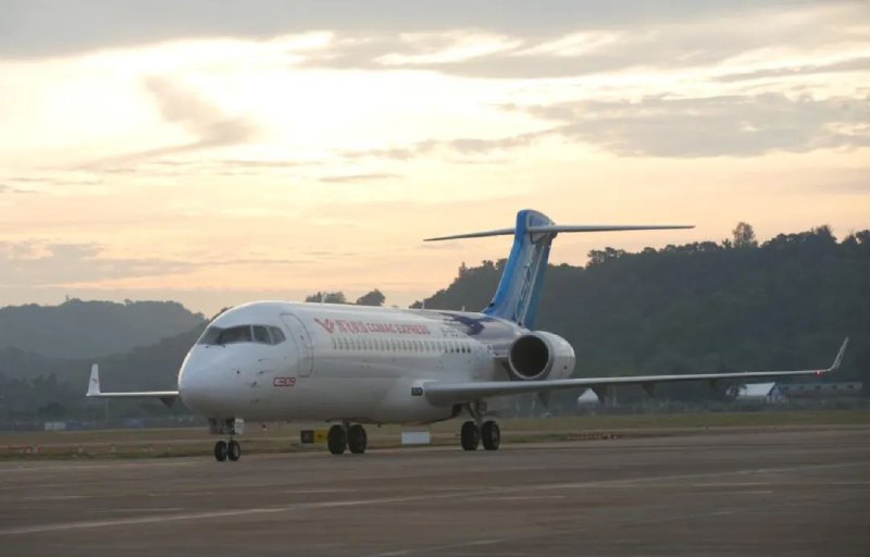 » 7、 ARJ21飞机改用C909编号11月12日，在第十五届中国国际航空航天博览会上，中国商飞举行产品发布会，宣布ARJ21飞机增加商业名称C909，统一飞机产品名称为“商飞+型号”的形式