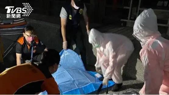 » 8. 台湾西部沿海本月惊现16具浮尸，疑被人蛇集团丢包海上台湾TVBS新闻网29日消息称，从3月初开始，台湾西部沿海一带陆续出现多具浮尸，疑似被人蛇集团丢包海上