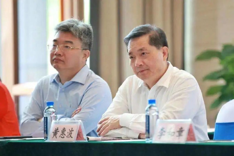 » 8. 深圳“诗人副区长”黄惠波被双开近日，深圳市纪委监委公布了深圳市龙岗区政府原党组成员、副区长黄惠波被“双开”的消息