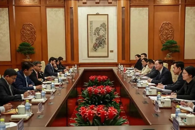 » 3. 中印达成共识 恢复直航航班2025年1月27日，外交部副部长孙卫东同印度外秘唐勇胜在北京举行中印副外长/外秘级对话，重点推动落实中印两国领导人喀山会晤重要共识，研商中印关系改善发展举措