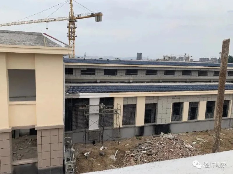 » 13、中国新闻周刊：河南禹州看守所亿元工程“半价”转包近日，河南一重点工程项目出现国有企业中标后向民企“半价”转包的情况，引发关注