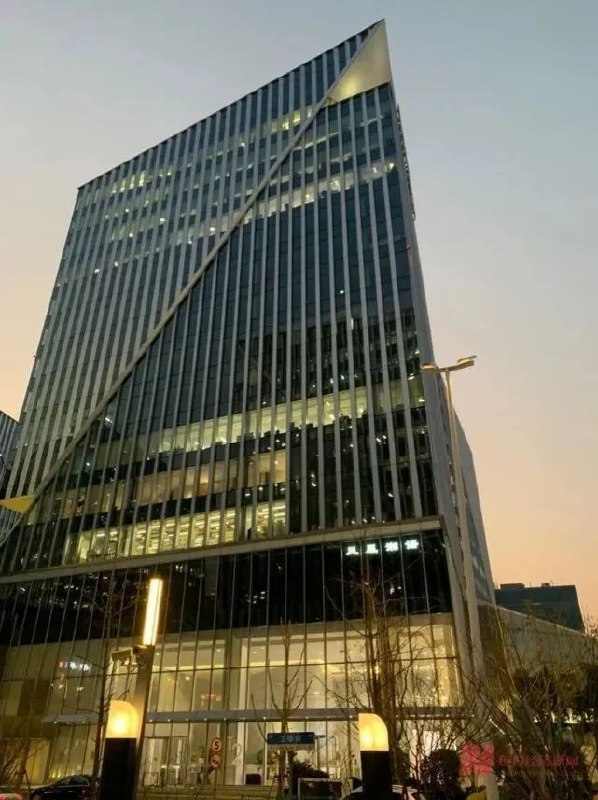 16. 张庭夫妇公司大楼96套房产被查封，价值17亿4月18日从权威渠道获悉，张庭林瑞阳夫妇创办、经营的达尔威公司因从事传销活动，导致公司名下96套房产被石家庄裕华区市监局查封，价值17亿元