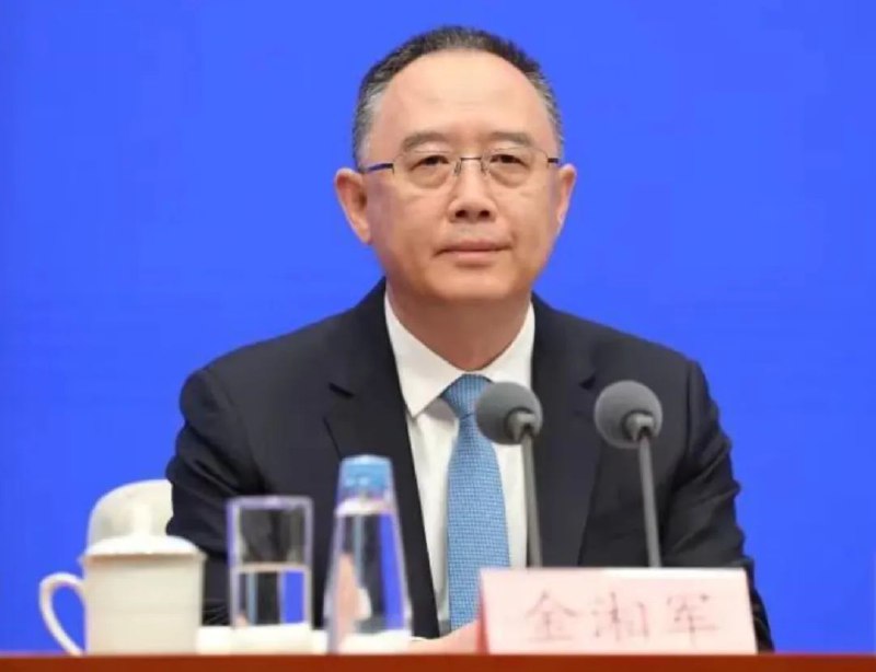 » 4、山西省长金湘军倒台据中央纪委国家监委网站4月12日晚消息，山西省委副书记、省长金湘军涉嫌严重违纪违法，目前正接受中央纪委国家监委纪律审查和监察调查