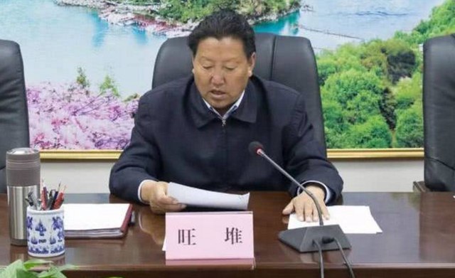 4. 日喀则、林芝 前市长主动投案4月17日上午，西藏自治区纪委监委发布消息：日喀则市原市委副书记、市长刘虎山涉嫌严重违纪违法，主动投案，目前正在接受西藏自治区纪委监委纪律审查和监察调查