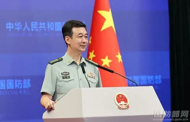 » 13. 军委联参副参谋长徐起零率团出席了印太国防军司令会议记者：据外媒报道，近期印太国防军司令会议在斐济召开，中央军委联合参谋部领导率团出席会议