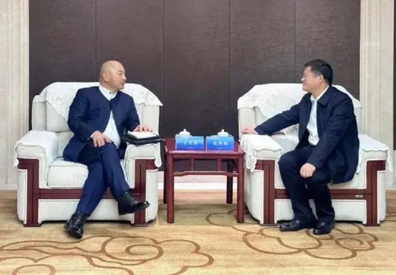 » 1、去年年底 王文银以正威集团董事局主席的身份，代表深圳向十堰推广项目12月27日至29日，十堰—深圳产业企业携同发展大会暨深圳市企业联合会2023年会在十堰市武当山召开