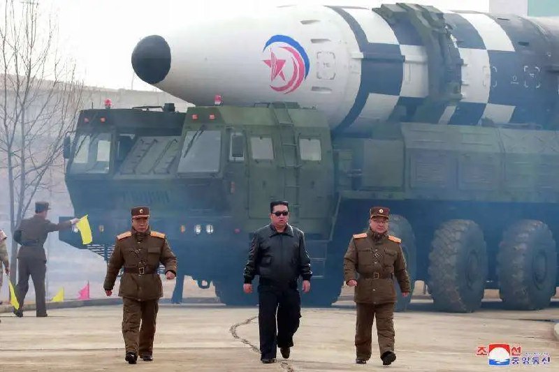 11. 朝鲜官宣试射新型洲际弹道导弹“火星炮-17” 金正恩指导发射在朝鲜劳动党总书记、朝鲜民主主义人民共和国国务委员长、朝鲜民主主义人民共和国武装力量最高司令官金正恩同志的亲自指导下，主体111（2022）年3月24日成功进行了朝鲜民主主义人民共和国战略武装力量的“火星炮－17”型洲际弹道导弹试射