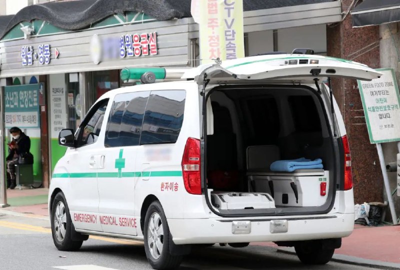 » 8. 因医生罢工，韩国溺水幼童被11家医院拒收而死《朝鲜日报》9日报道称，日前，韩国忠清北道一名2岁9个月大的女童溺水后辗转多家医院遭拒收，最终不幸离世