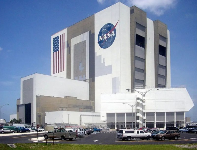 » 11、美国2027载人登月计划推迟到2028年美国航空航天局（NASA）27日宣布调整“阿耳忒弥斯”登月计划，将原计划于2027年实施的载人登月任务推迟至2028年