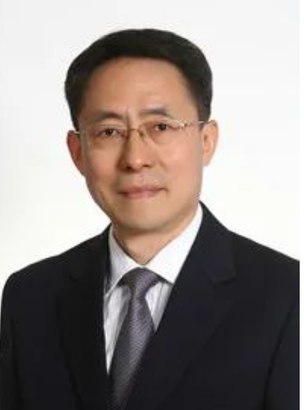 13. 韩春霖出任中国驻罗马尼亚大使，曾任山西长治市委副书记韩春霖曾先后在对外贸易经济合作部人事司、中国驻澳大利亚使馆、中国驻悉尼总领事馆、商务部人事司、商务部对外贸易谈判代表办公室、商务部反垄断局和中国驻肯尼亚使馆工作，2015年任商务部反垄断局副局长兼国务院反垄断委员会办公室副主任等，2018年任山西省商务厅党组书记、厅长，2020年1月任山西省政府办公厅党组副书记、副秘书长（正厅长级）
