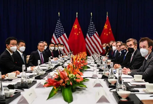 7. 中美外长5小时对谈：中国拿出四份清单要求认真对待当地时间2022年7月9日，国务委员兼外长王毅在巴厘岛出席二十国集团外长会后同美国国务卿布林肯举行会晤