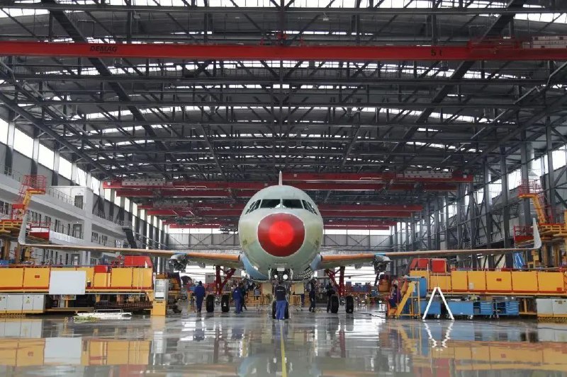 » 2. 空客又签中国大单：160架飞机价值超1300亿 在天津建第二条总装线4月6日，在中国国家主席和到访的法国总统马克龙的见证下，空客与中国航空业合作伙伴签署了新的合作协议