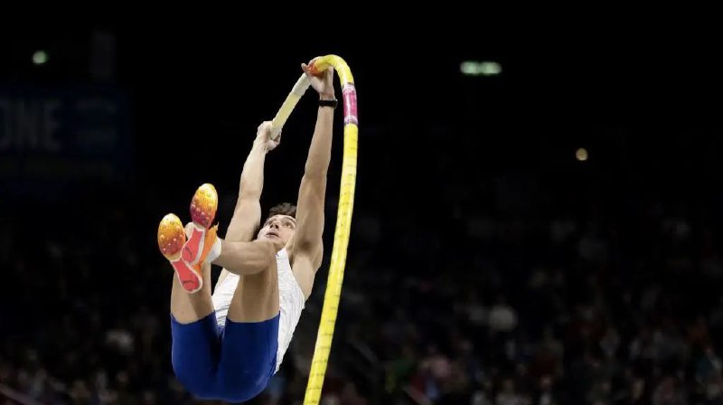 » 11. 杜普兰蒂斯以6米22打破撑杆跳高世界纪录当地时间25日，在法国克莱蒙费朗举行的一场世界田联室内巡回赛中，东京奥运会冠军、瑞典名将杜普兰蒂斯以6米22打破了由他本人保持的男子撑杆跳高世界纪录