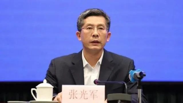 » 9、一把手空缺半年 温刚接任中国船舶董事长2月1日上午，中国船舶集团有限公司召开中层以上管理人员大会